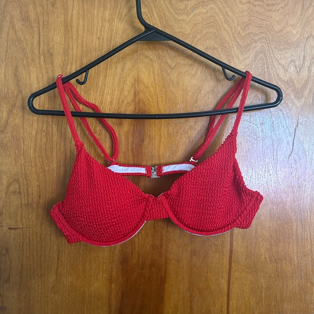 RED RIBBED BIKINI TOP